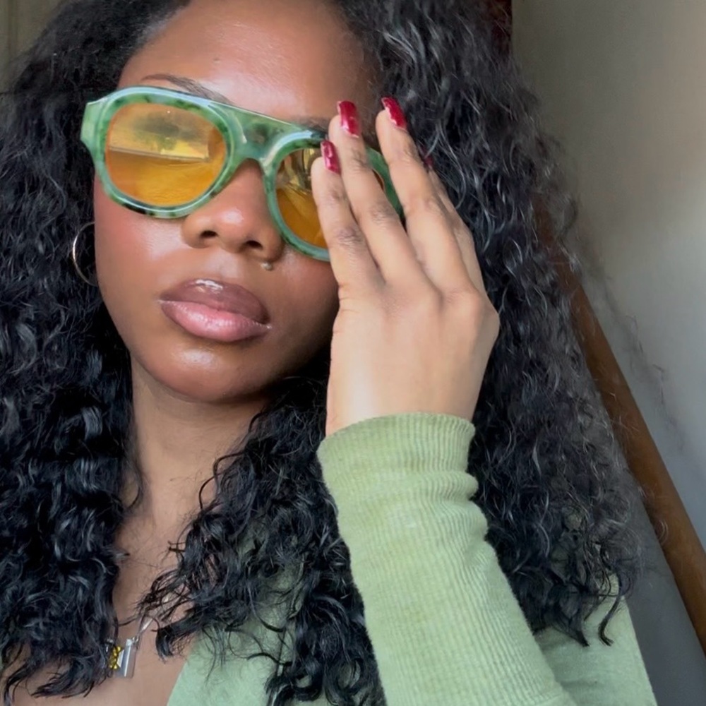 Meet your Posher, Asha